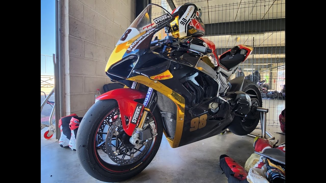 Tyre Test - Dunlop vs Metzeler vs Pirelli vs Bridgestone
