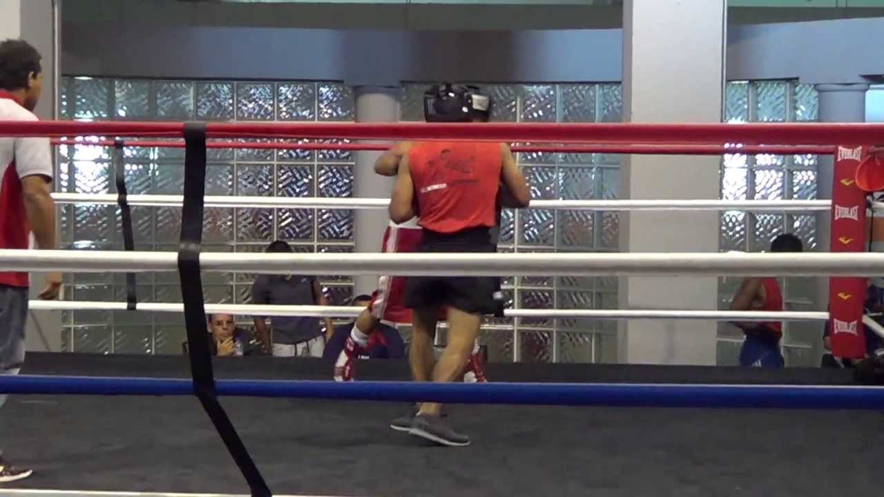 Tafur pequeño Hulk) escuela RDL vs Selección Peruana de Boxeo 2 Round
