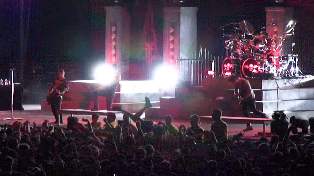 Avenged Sevenfold God Hates Us Live @ Rock On The Range 5 21 2011