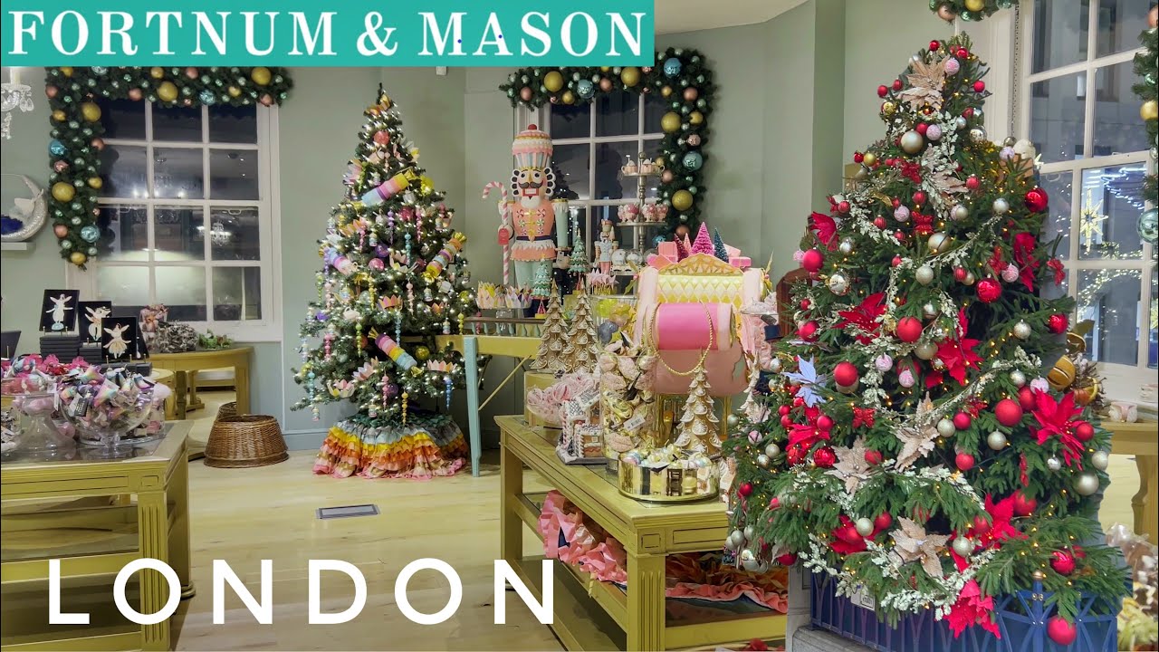 Luxury London Christmas Shopping at Fortnum and Mason | London City Walk | London at Christmas [4K]
