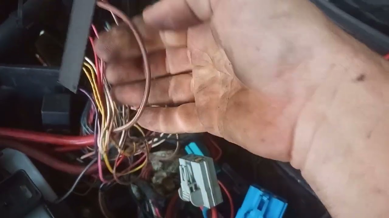 ⚒️Fiat Stilo, curto circuito na alimentação dos bicos injetor e bobina ignição 🚗.