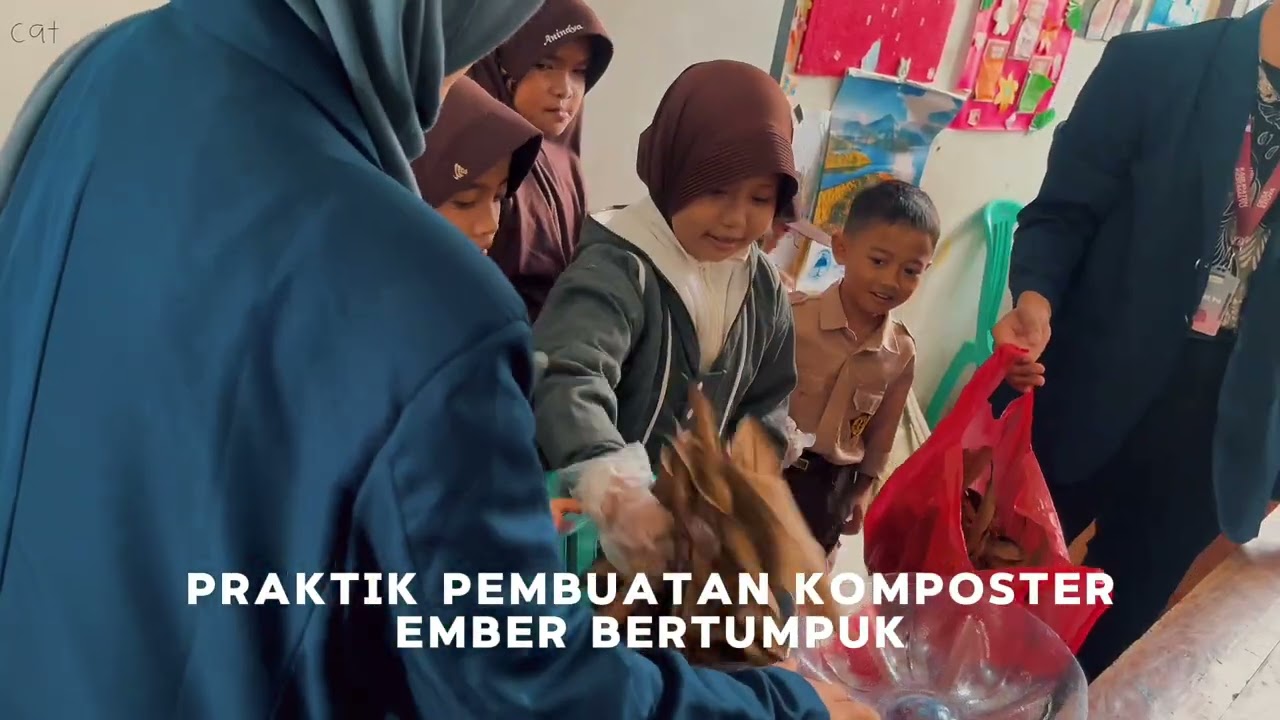 KKN UNPAD 114 KROYA: Sub-kelompok Pengelolaan Sampah