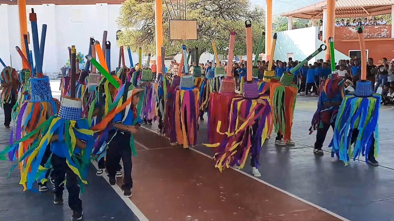 LOS TRAPEADORES BAILADORES / ESCUELA PRIMARIA 