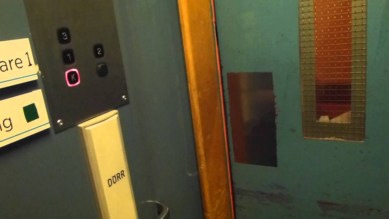 ASEA Traction elevator, KONE Mod  @ Norra Hamngatan 7, Söderhamn