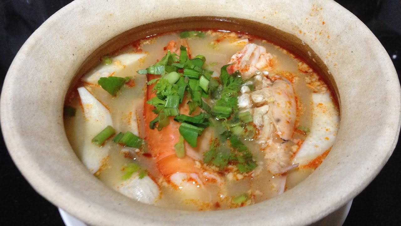 Tom Yum Kung (Thai Spicy River Prawn Soup)