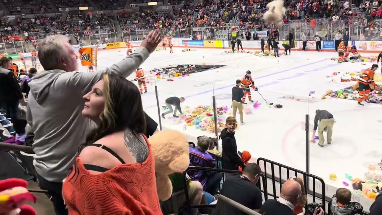 Fort Wayne Komets Teddy Bear Toss Nov. 10, 2023
