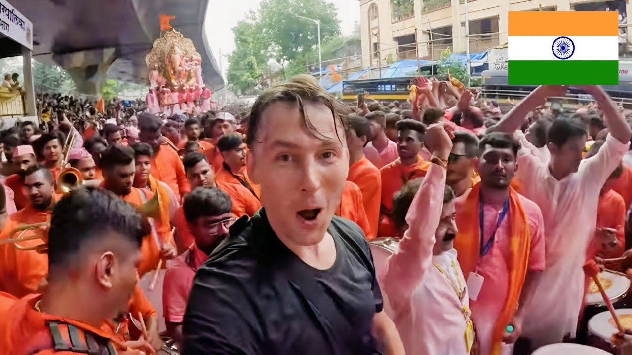 Иностранец столкнулся с трудностями в толпе на фестивале Lalbaugh Cha Raja в Мумбаи, Индия 🇮🇳