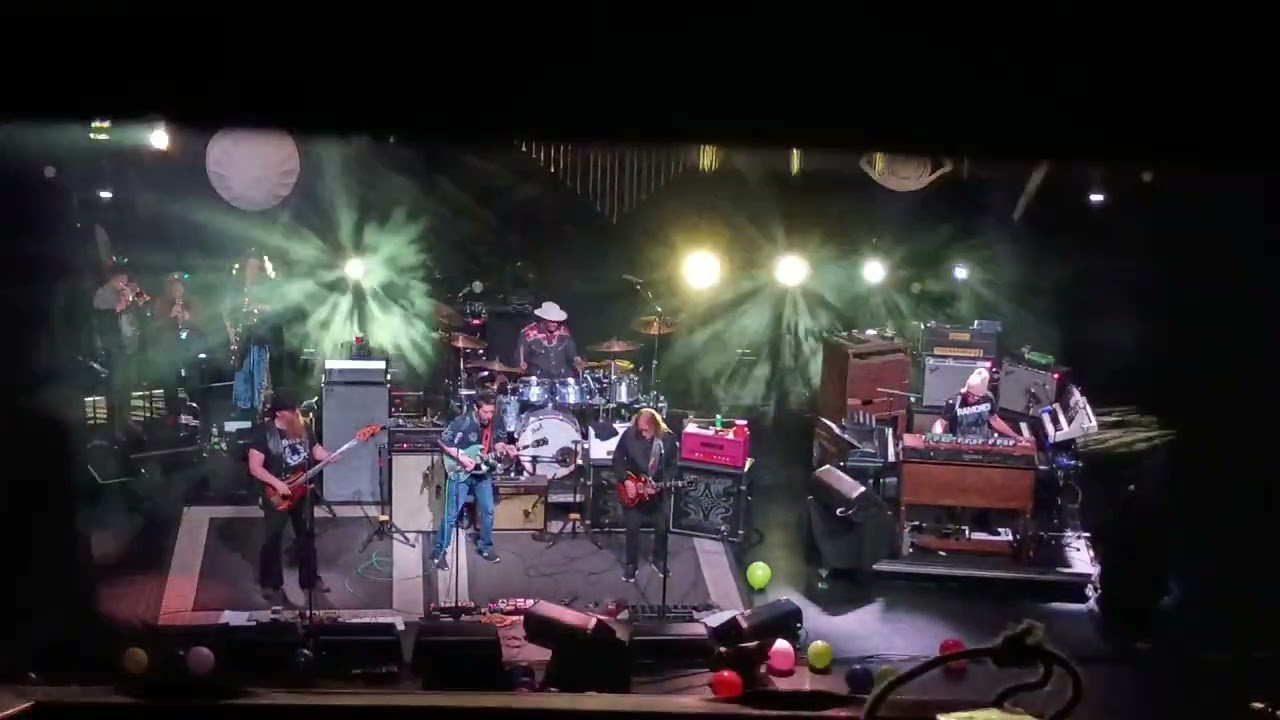 Gov't Mule - 12 31 2025 - Bitch ( Rolling Stones cover ) - Beacon Theater NYC