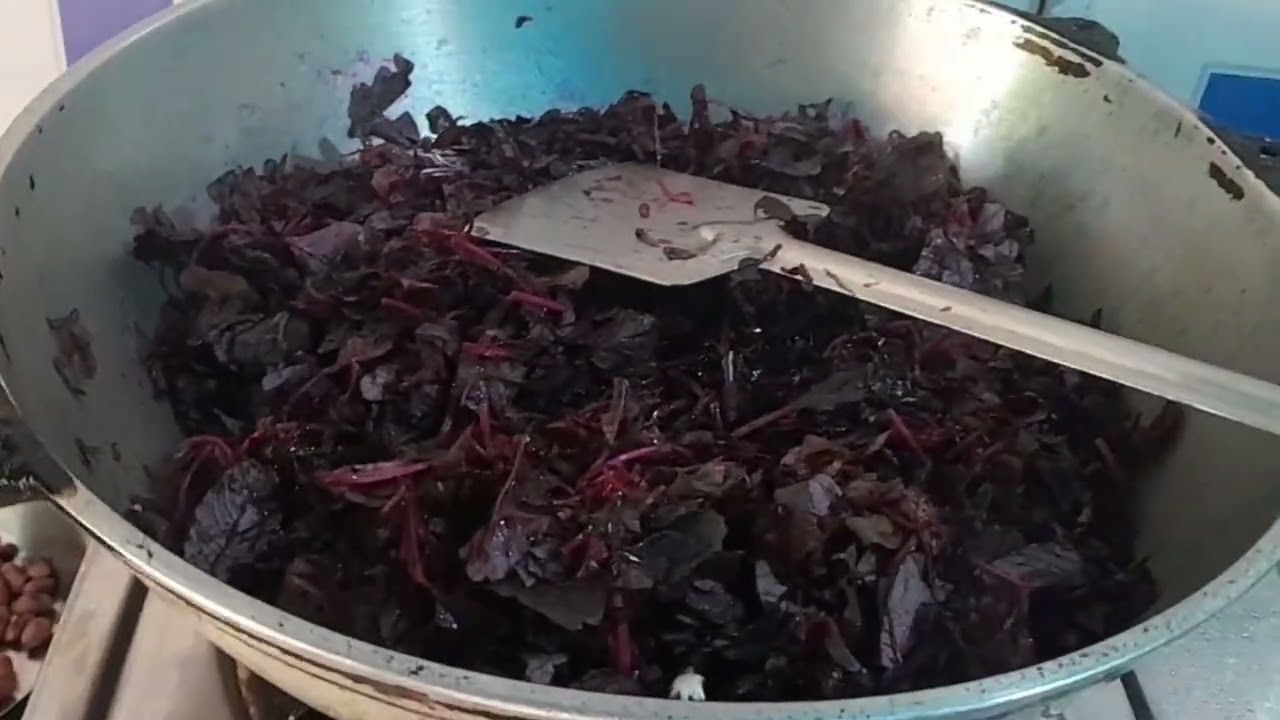 লাল শাক বাদাম দিয়ে এই ভাবে রান্না করলে খেতে অসাধারণ লাগে।#shaker resipi #shak cooking