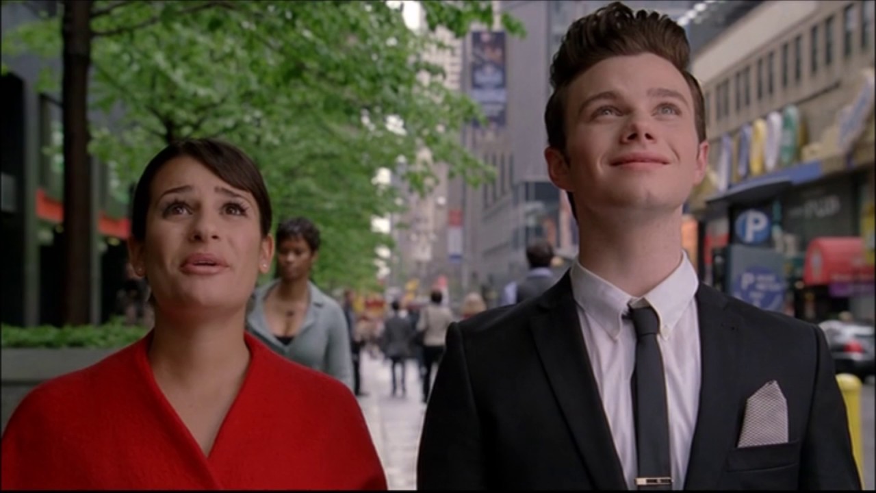 Glee - Rachel and Kurt go for breakfast at Tiffanys and breaks into a theatre 2x22