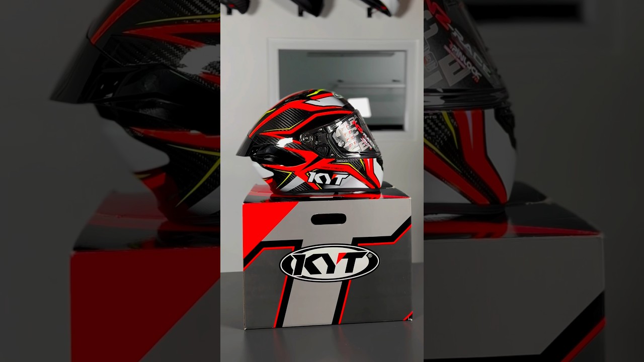 KYT NZ-Race Helm Carbon Stride Glossy Red and White #kyt #nz-race #helmet #kyteurope #helm