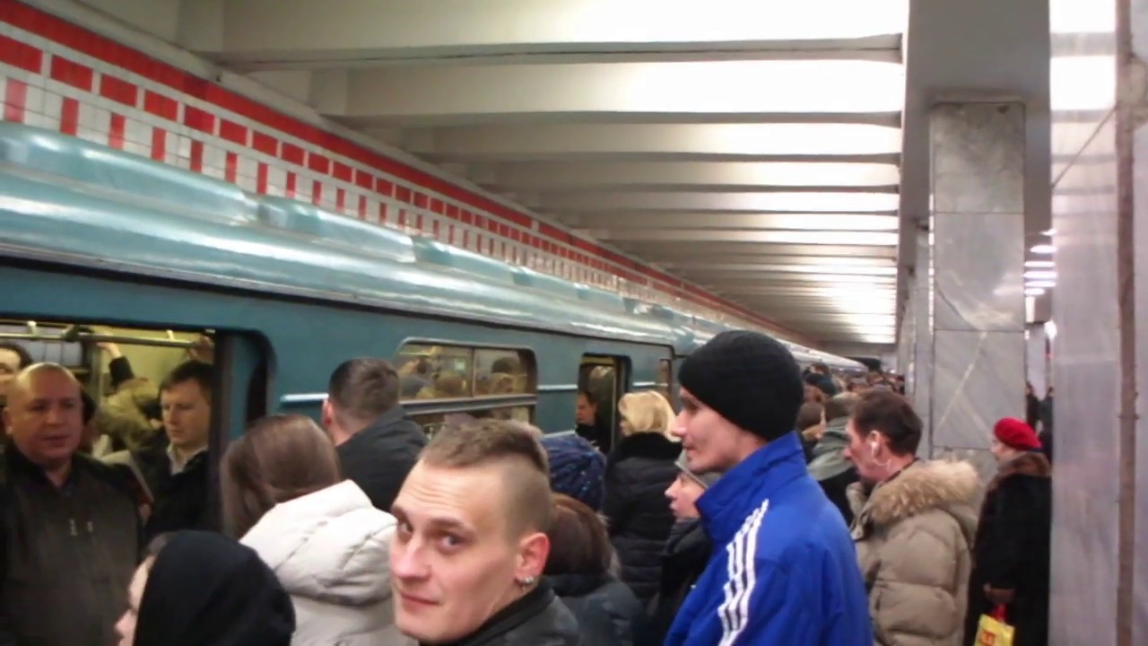 Часы-пик на транспорте - метро 