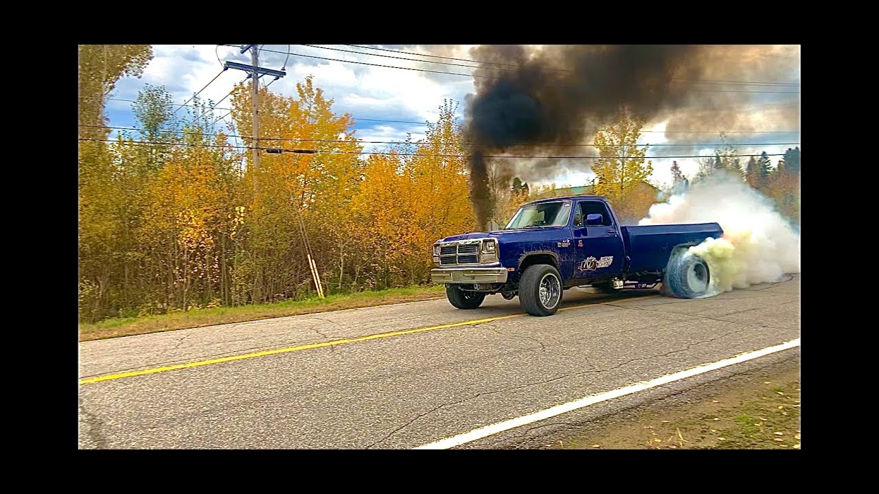 NASTY CUMMINS W250 FIRST GEN SLED PULLER DO MASSIVE 5500 RPM BURNOUT AND DRAG RACING
