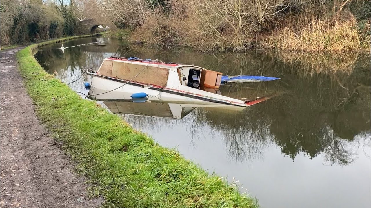 310. Sunken boat in Berkhamsted | Open day details