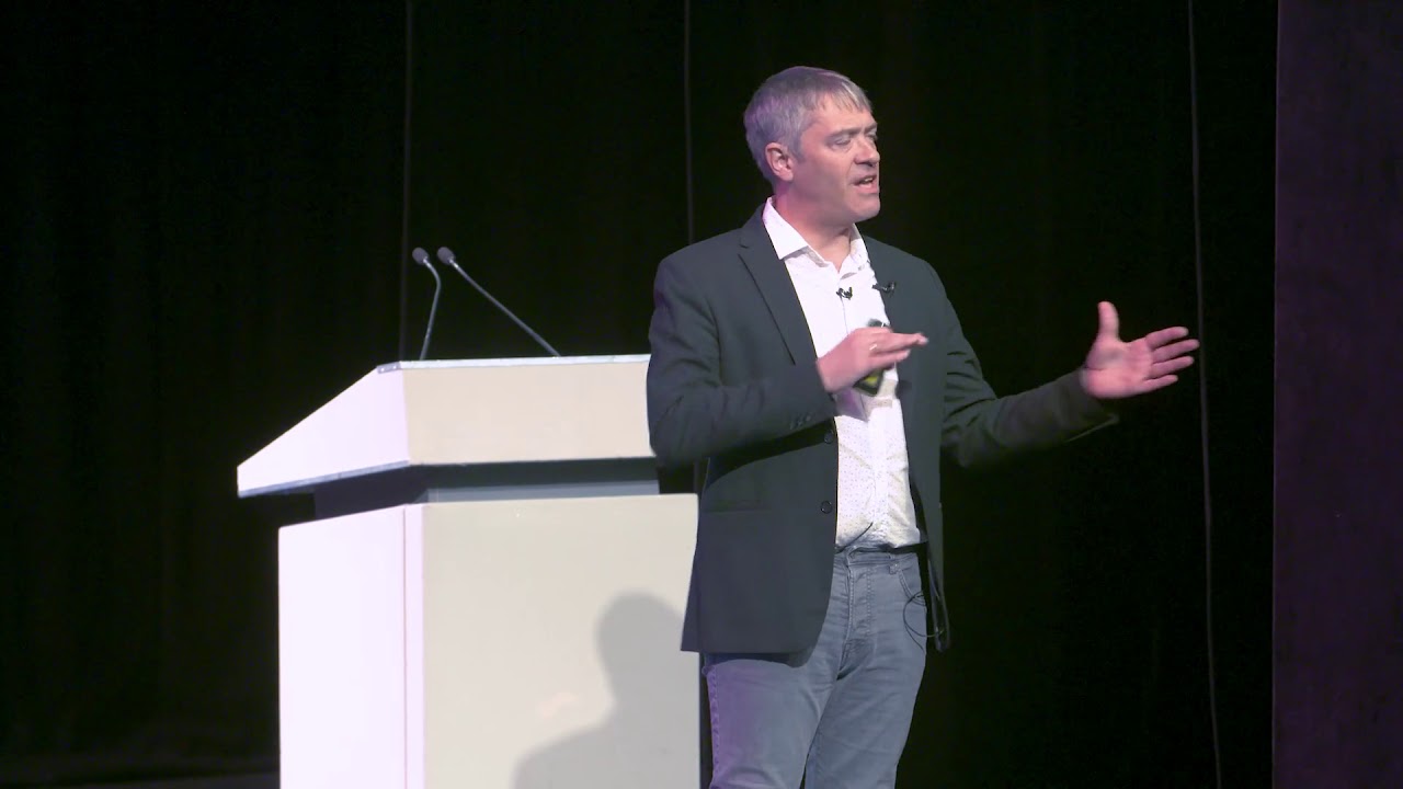 Using Flipped Classroom Videos in ELT: Some Considerations and Suggestions