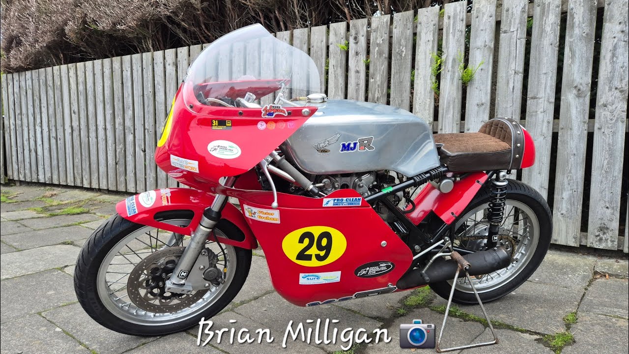 Carrowdore 100 Classic & Vintage Motorcycle Show with 2 Parade Laps 20.9.25