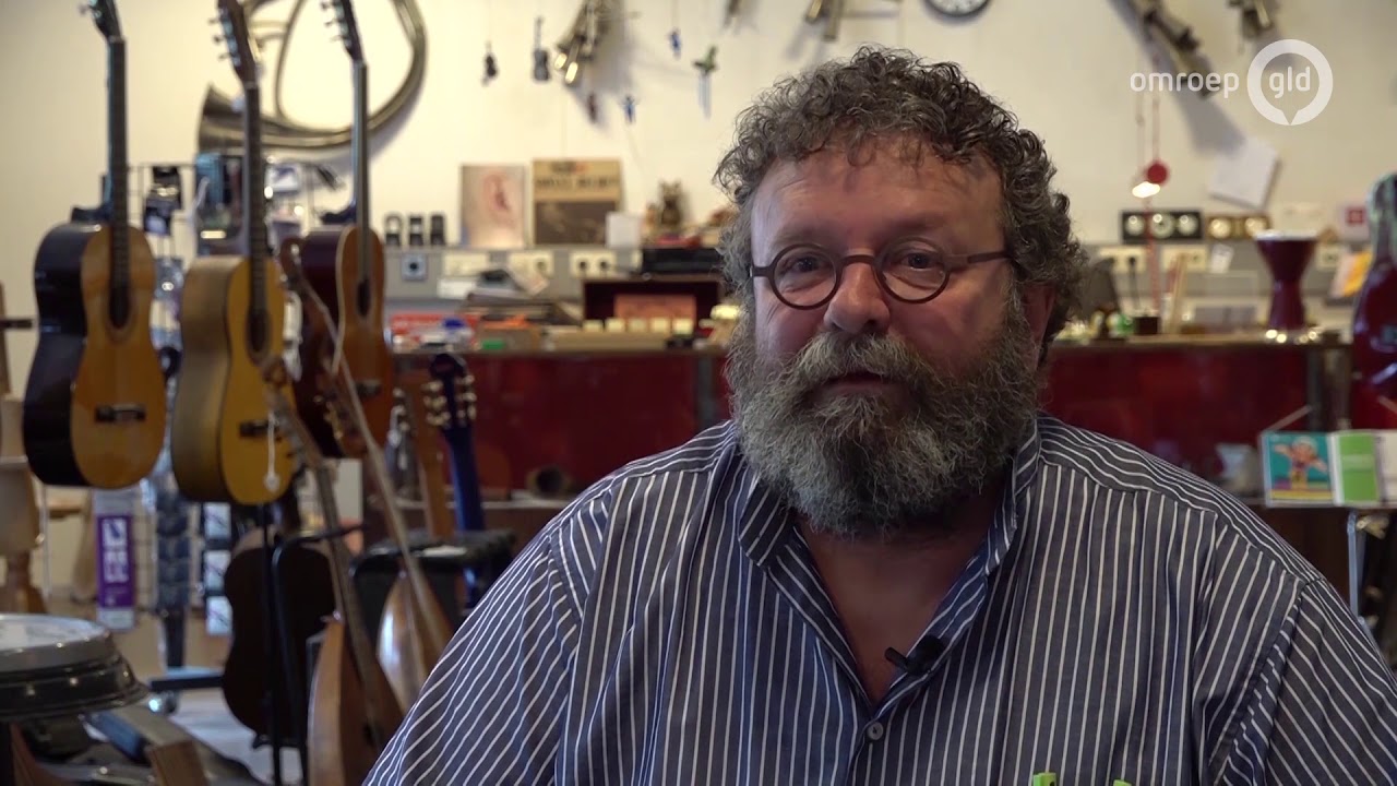 Muziekwinkel tegen de vlakte, de bizarste instrumenten moeten weg