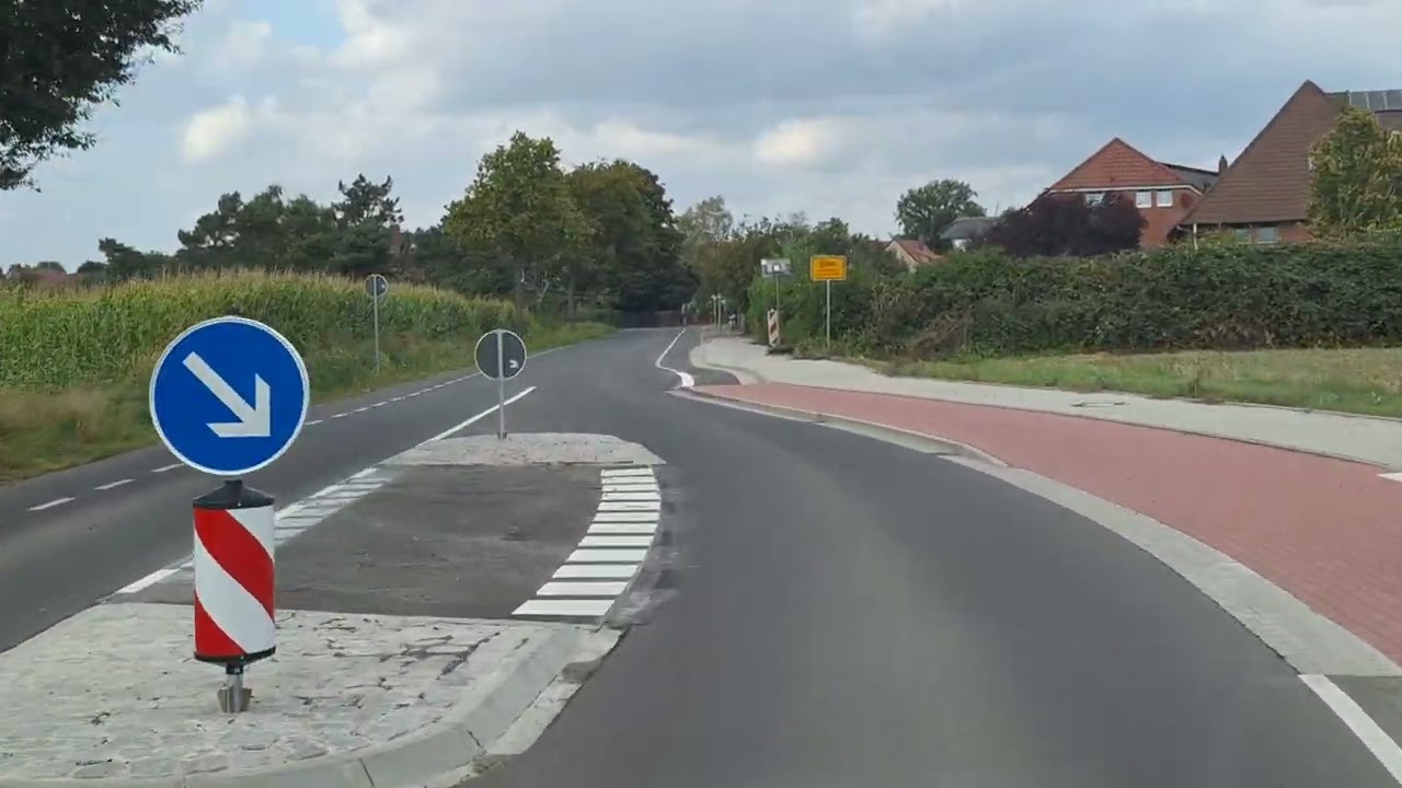 Fahrt nach Höver (Sehnde) im Landkreis Region Hannover im Bundesland Niedersachsen in Deutschland