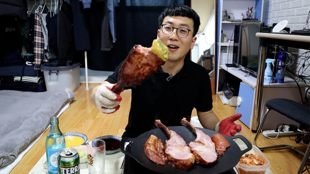 44살 독수공방 노총각 훈제돈마호크에 소맥으로 샤워 했습니다