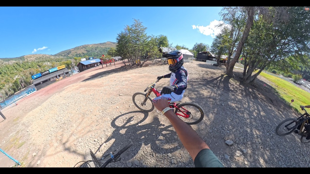 Siguiendo al triple campéon del mundo Sebastián Vásquez, previa al Mundial de Descenso 2026