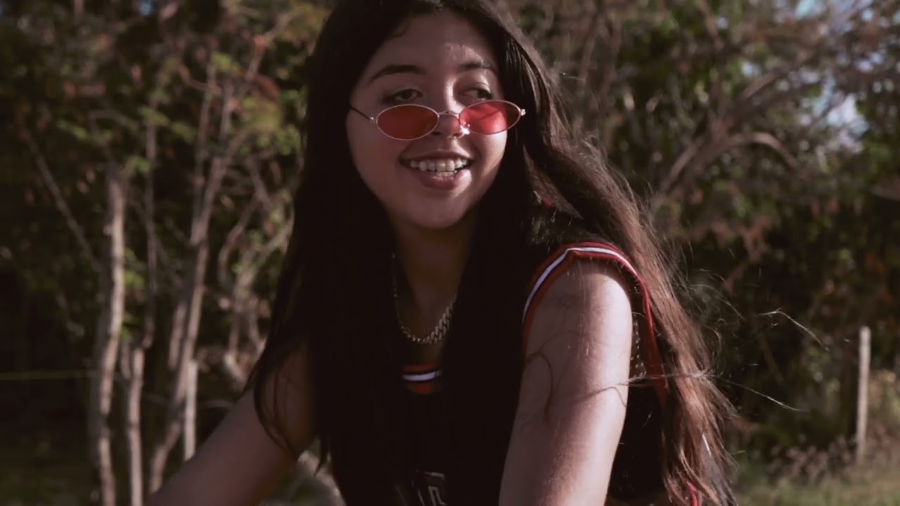 Sofi LaVilla - MAS QUE AYER (Video Oficial) El Debut que Marcó Historia