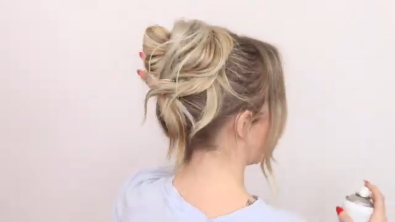 How To Achieve The Perfect Messy Bun In Just 2 Easy Steps!