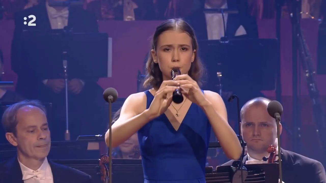 Antonio Vivaldi:Concerto in c, 3rd  movement ALLEGRO (RV 441) Ajna Marosz(flute),Adrian Kokoš(cond.)