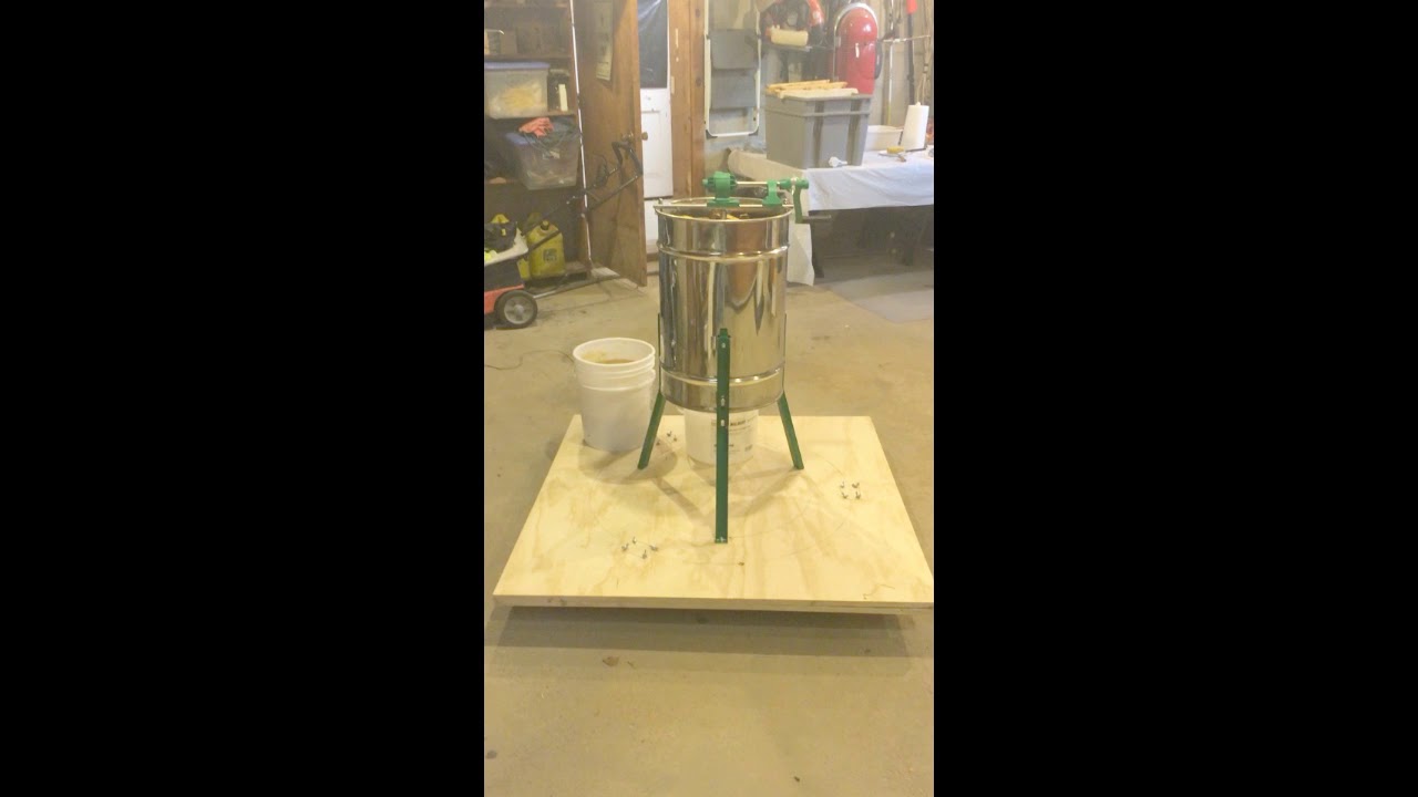 Honey Extractor Castor Mount