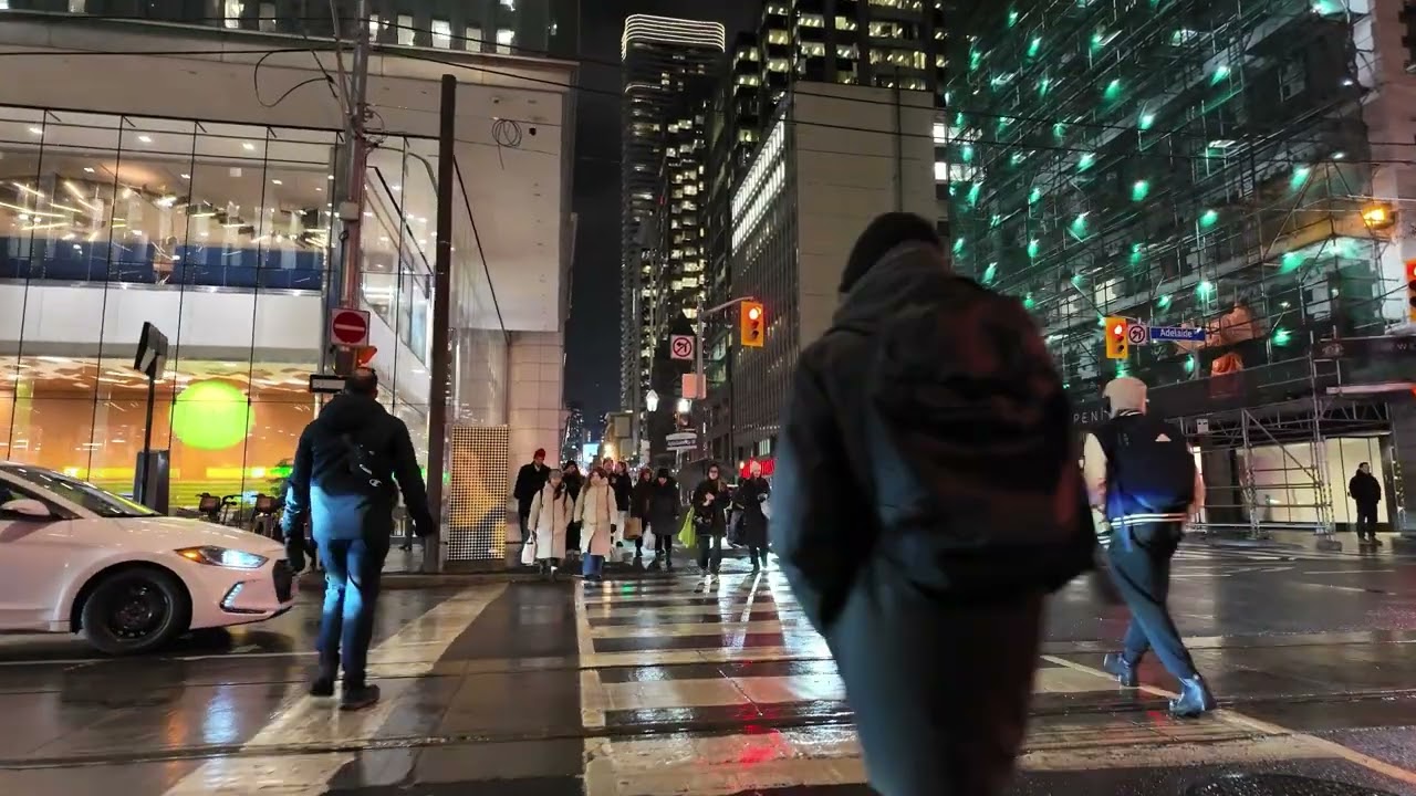Toronto Walking Tour 4K – Exploring Yonge Street, Downtown Toronto Part 1