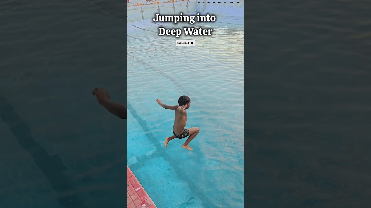 Jumping into Deep Water 🌊 #swimmingpool #swimmingtips #swim #deepwater