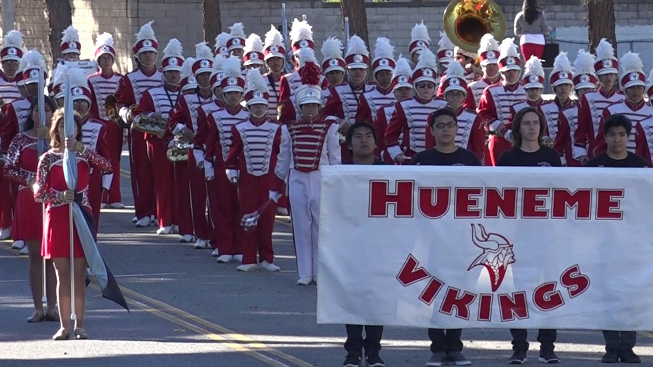 Hueneme HS - Manhattan Beach - 2015 Camarillo Christmas Parade