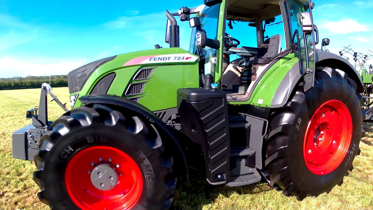 2018 Fendt 724 Vario ProfiPlus Diesel Tractor With Twister Tedder