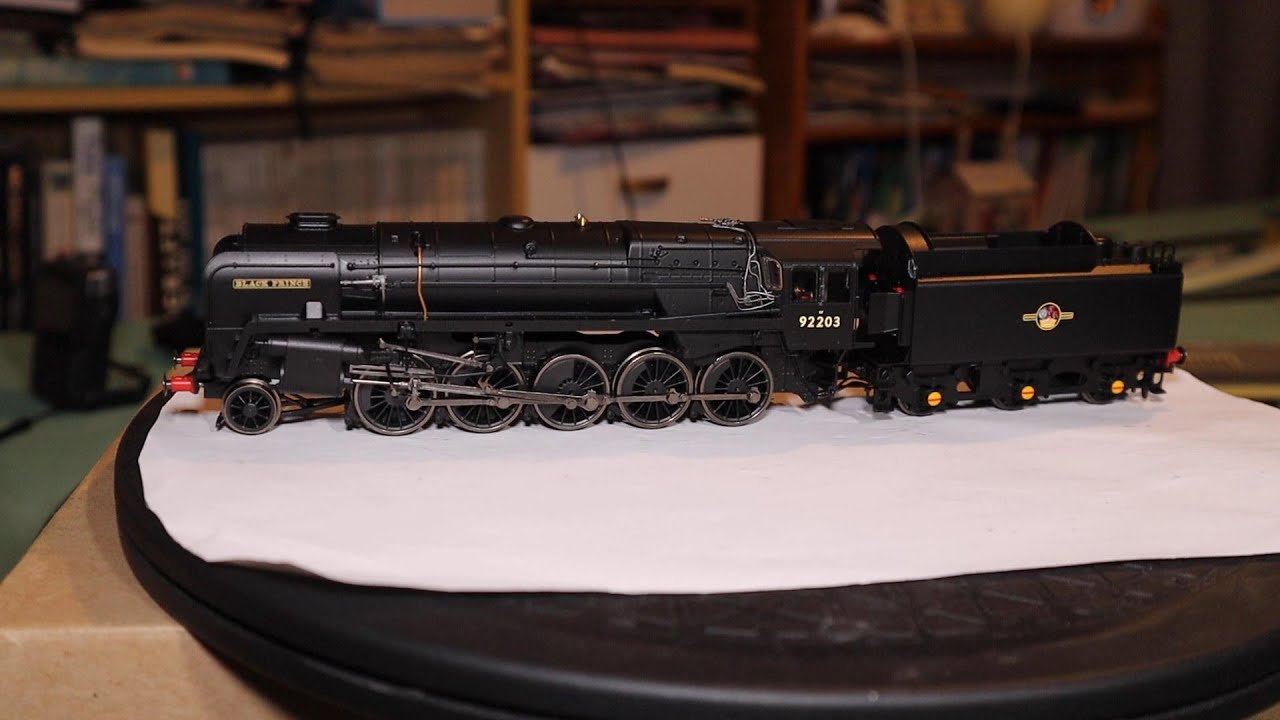 Hornby Black Prince 9F. R30351. Unboxing and First Look.