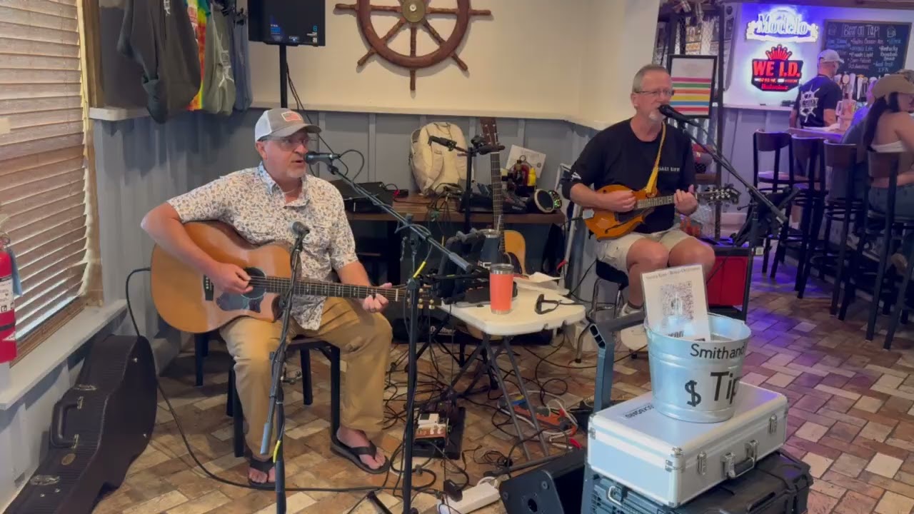 Smith and Kern aThe Galley performing “Copper Head Road”