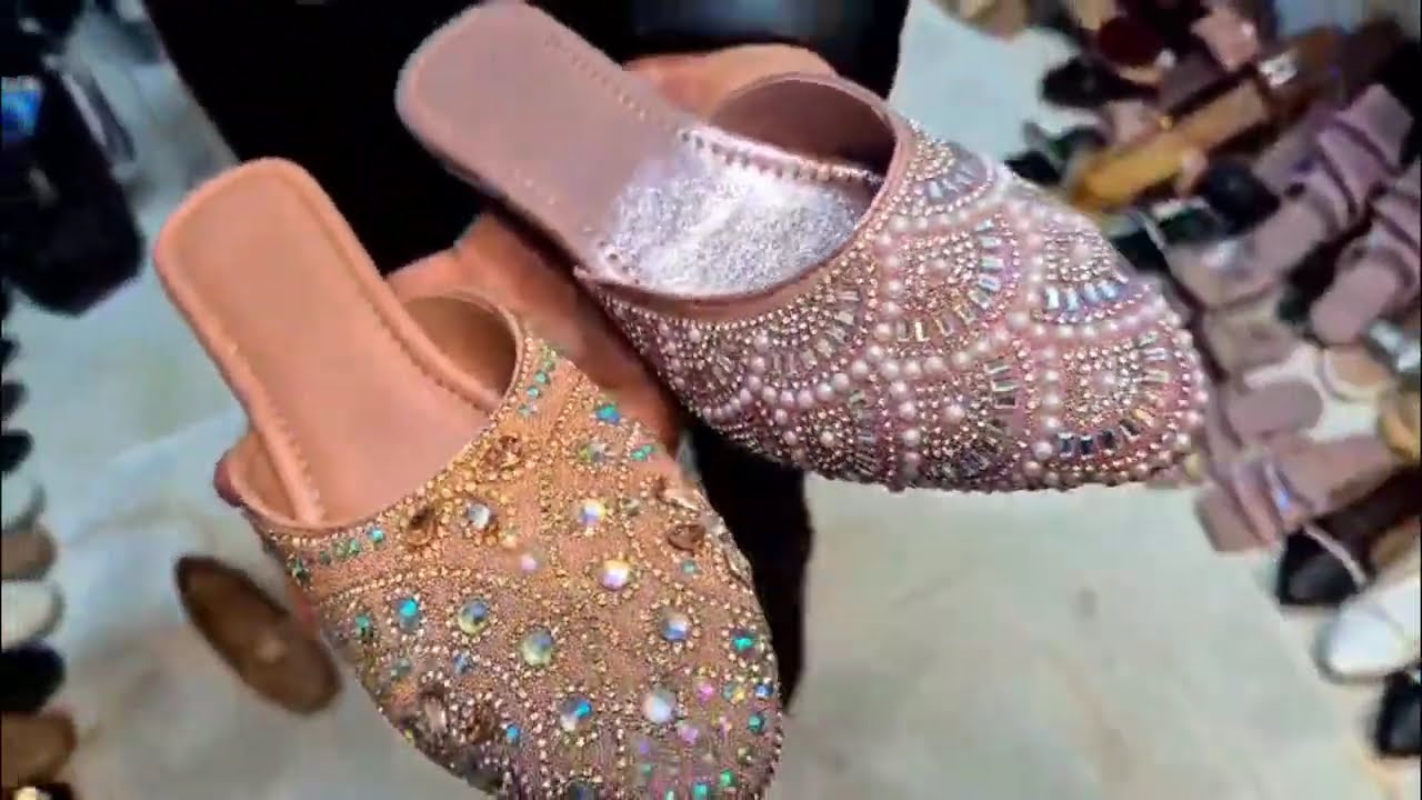 Start a Footwear Business Under ₹50,000! 😱 | Cheapest Ladies Shoes Wholesale Market in Delhi