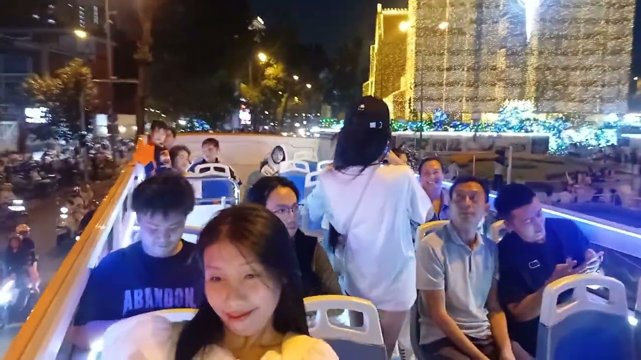 Ry & Ty đi xe Bus mui trần P.2 