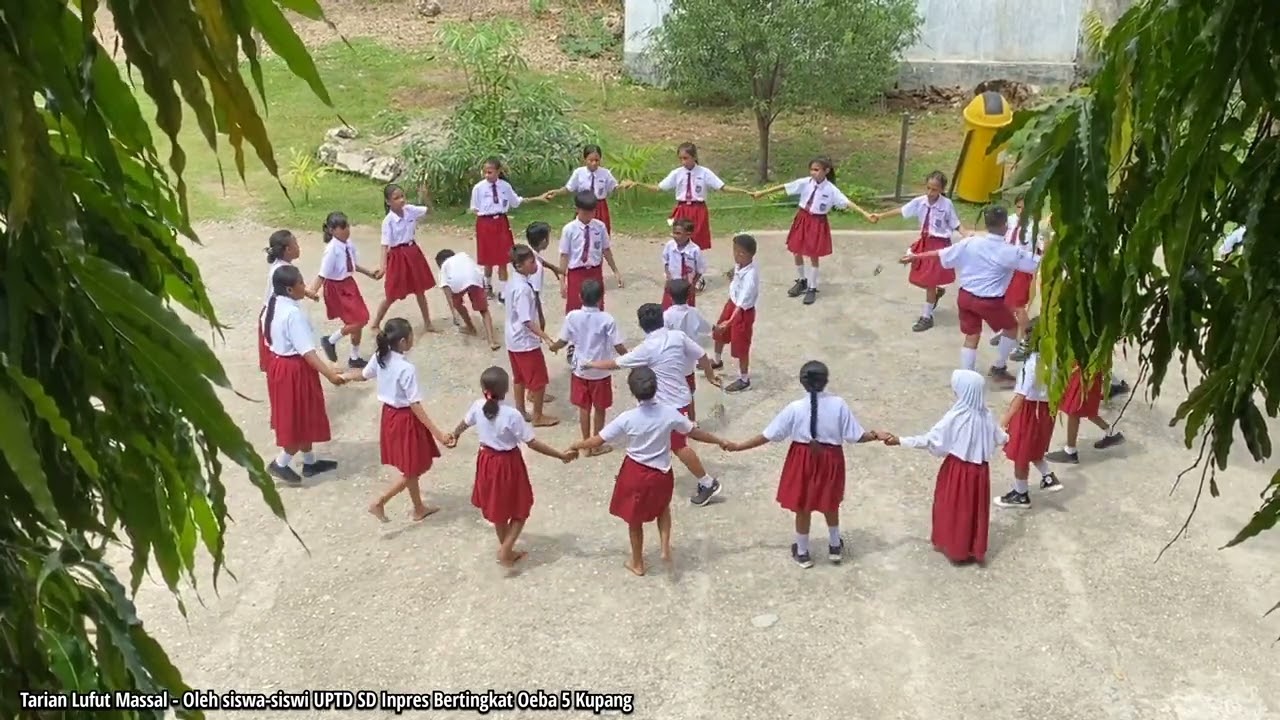 Tarian Lufut Massal - Oleh Siswa-Siswi SDI Bertingkat Oeba 5 Kupang