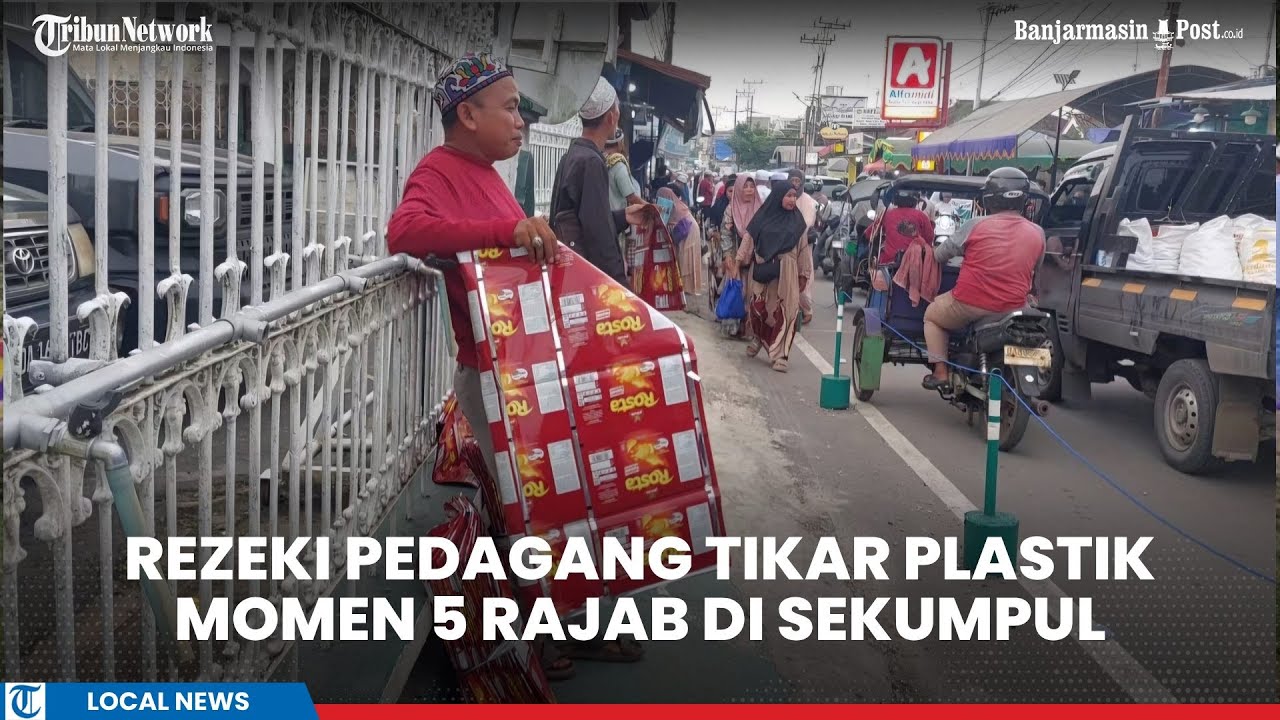Rezeki Pedagang Tikar Plastik Momen 5 Rajab di Sekumpul