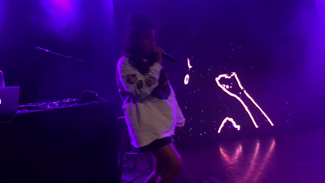 Jessie Reyez - Unreleased Song (Friends) (Live at Scala - London, UK)
