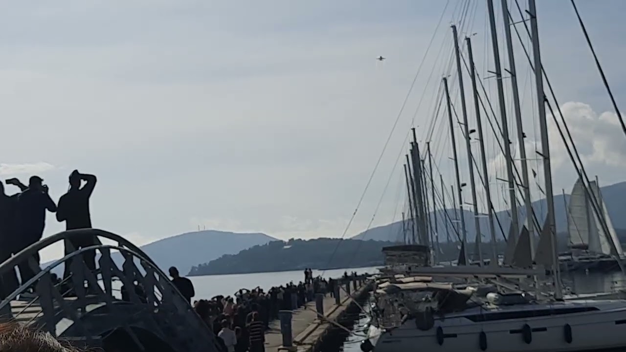 Ομάδα Ζευς f-16 Επίδειξη στο Βόλο ,ιπτάμενος ΣΙΑΜΑΛΗΣ
