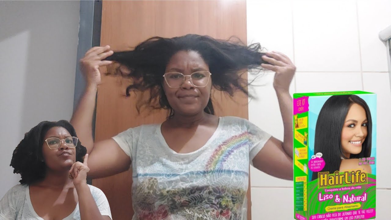 aplicando creme para Alisamento hairlife liso e natural em casa