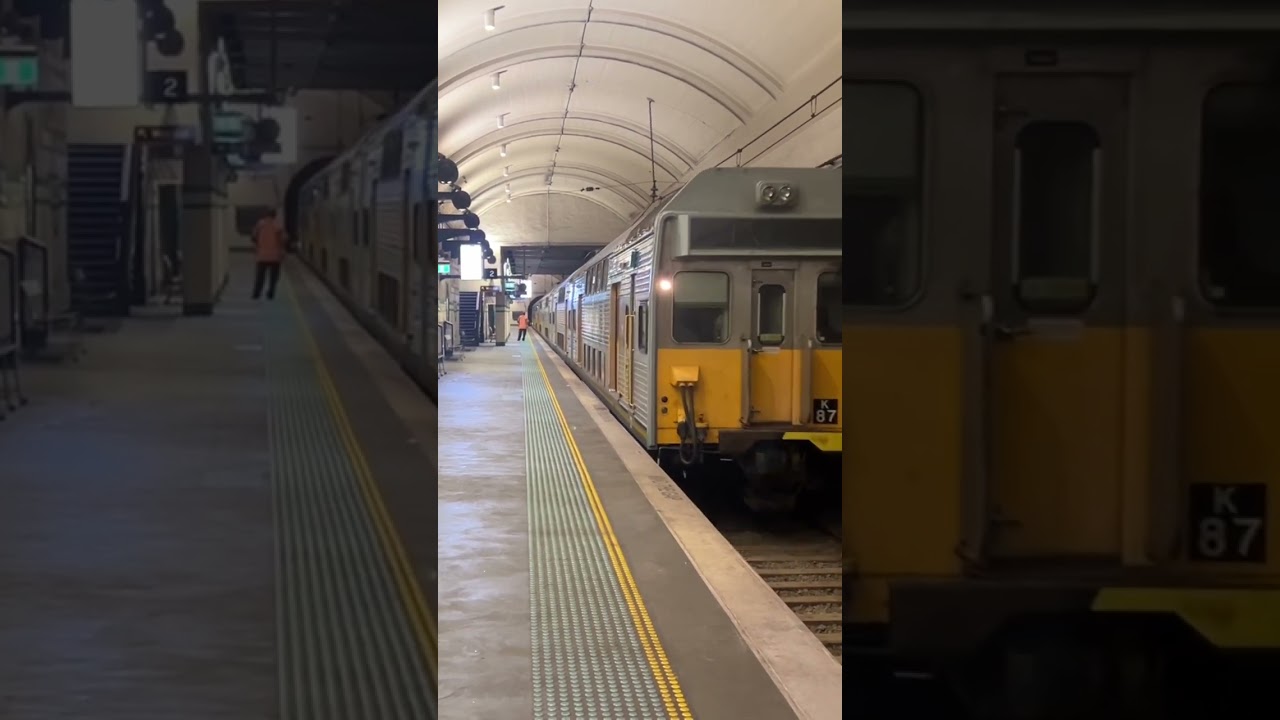 #sydneytrains Sydenham bound K Set arriving at St James Station #trains #railway #transport #travel