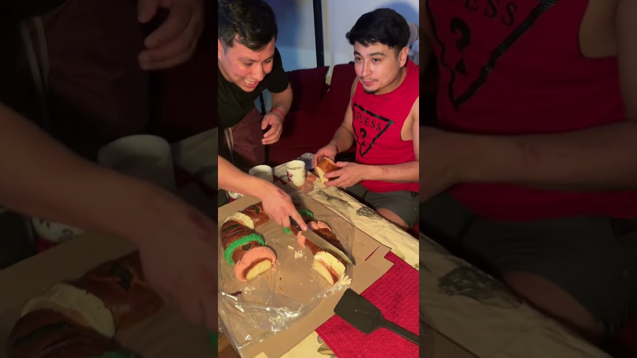 Acompáñenos a partir la rosca de los reyes 🤴 
