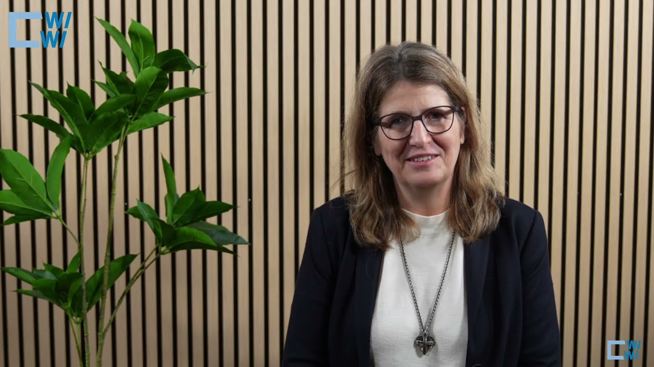 4 Fragen an Annette Geiß - Hamburger Hafen und Logistik AG