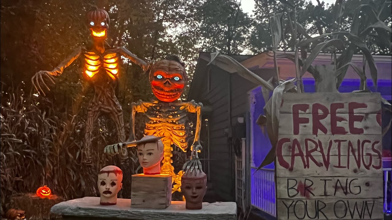Halloween Yard Haunt at the Clower House 2024 (early evening)