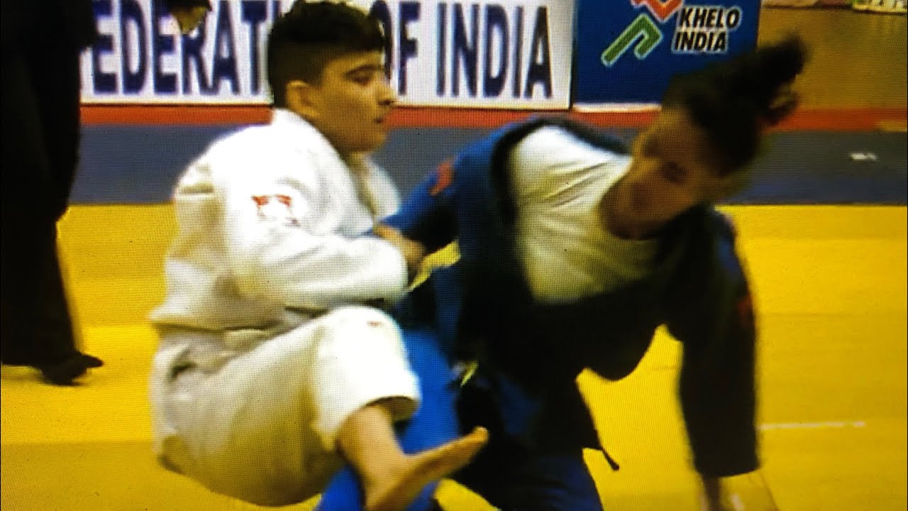 Women judo arm break- 2