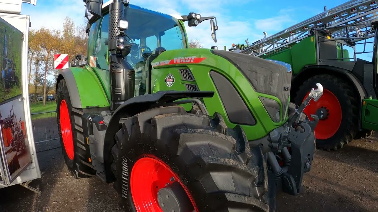 2022 Fendt 718 Vario Power Plus 6.1 Litre 6-Cyl Diesel Tractor (181 HP) with McConnel Power Arm