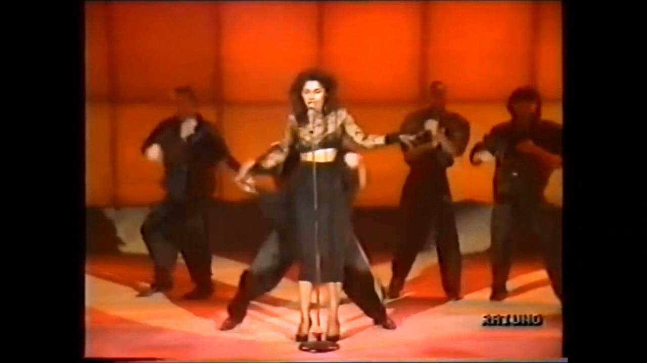 DENISE VANITY MATTHEWS - UNDRESS- FANTASTICO 8