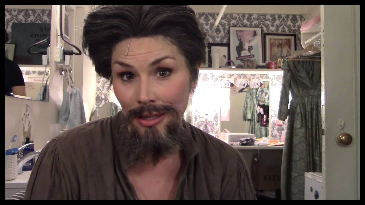 Episode 1 - Renaissance Woman: Backstage at SOMETHING ROTTEN! with Heidi Blickenstaff