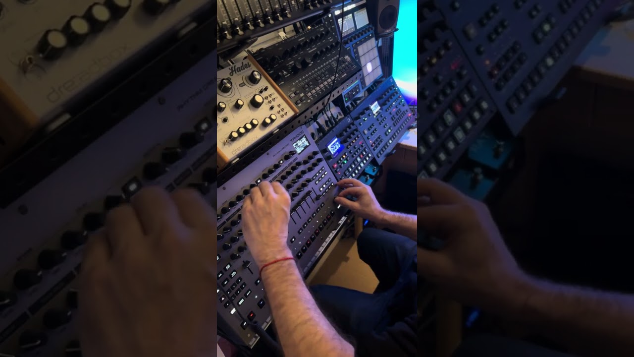 Live Atmospheric Dub Techno Featuring TR-1000